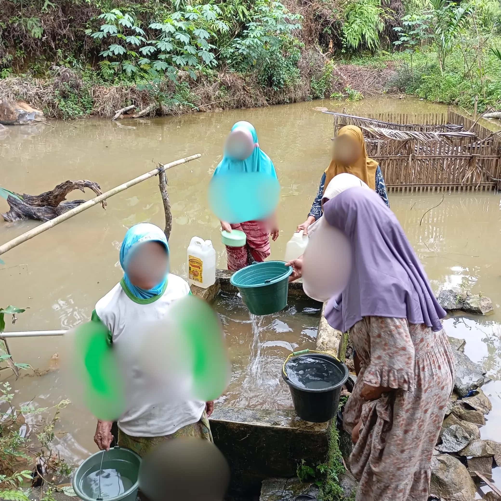 Sumur Wakaf Hadir di Kampung Pangalengan, Warga Kini Lebih Mudah Mendapatkan Air Bersih
