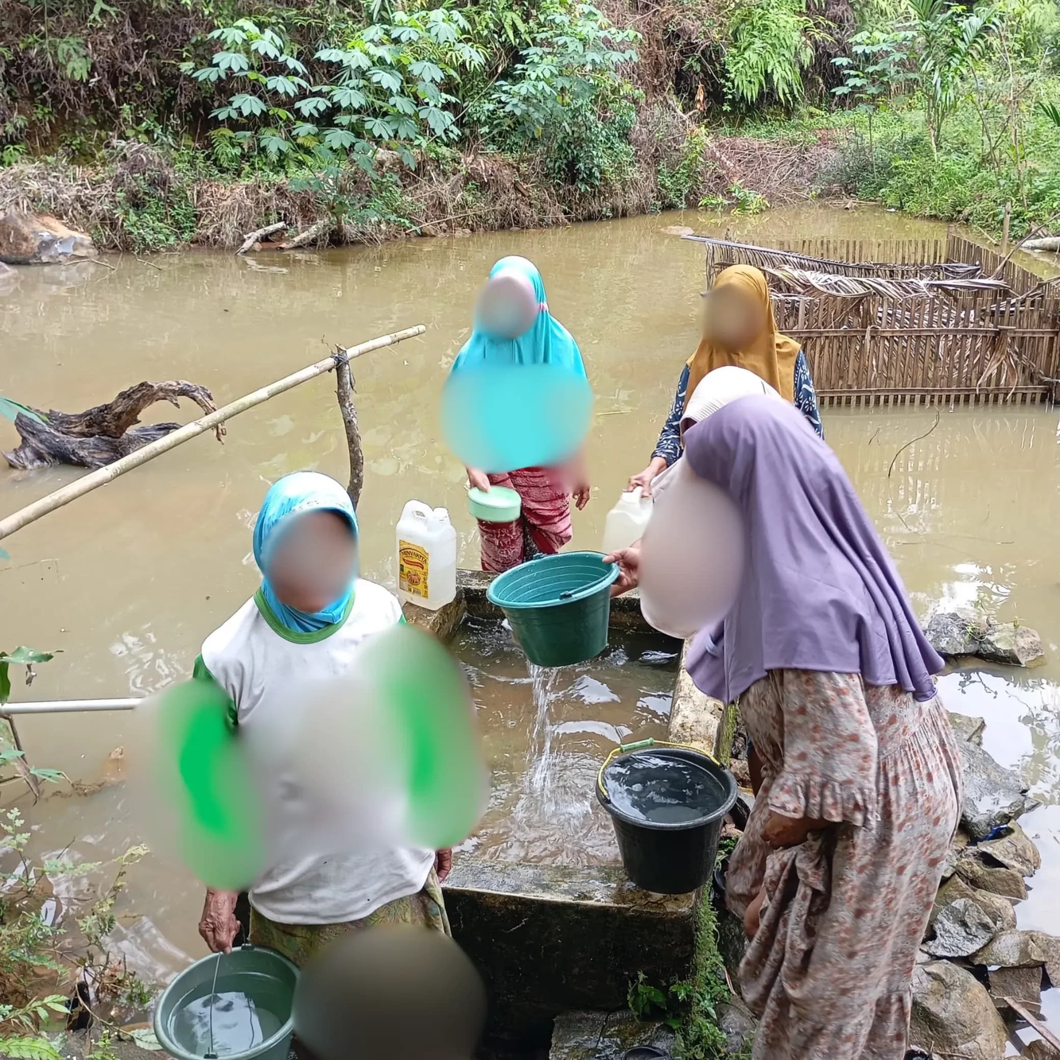 Sumur Wakaf Hadir di Kampung Pangalengan, Warga Kini Lebih Mudah Mendapatkan Air Bersih